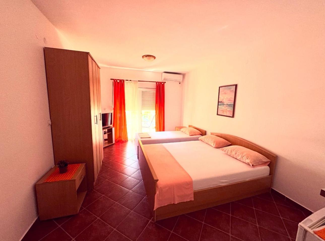 בודווה Guesthouse Mb Knezevic מראה חיצוני תמונה