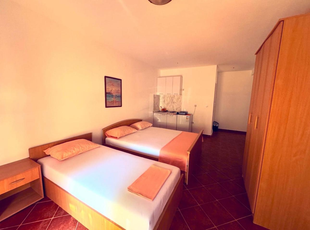 בודווה Guesthouse Mb Knezevic מראה חיצוני תמונה
