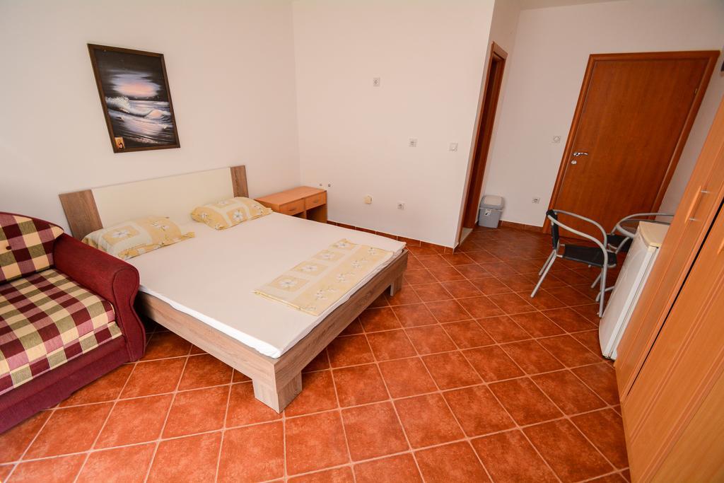 בודווה Guesthouse Mb Knezevic מראה חיצוני תמונה