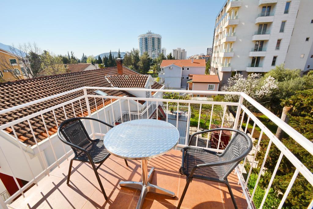 בודווה Guesthouse Mb Knezevic מראה חיצוני תמונה