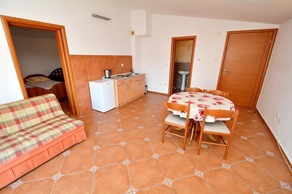בודווה Guesthouse Mb Knezevic מראה חיצוני תמונה