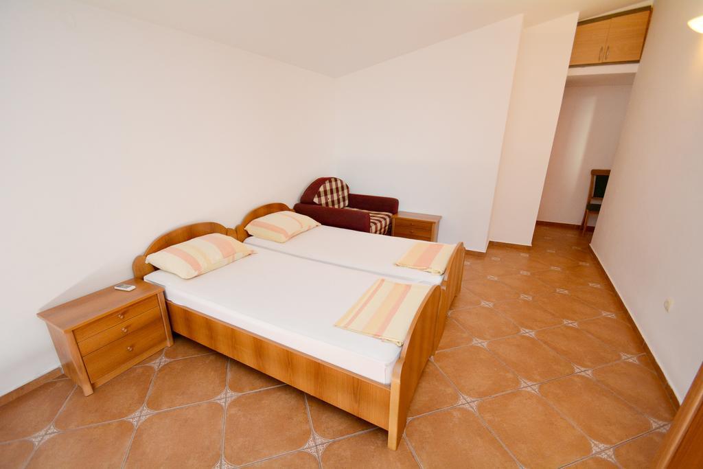 בודווה Guesthouse Mb Knezevic מראה חיצוני תמונה