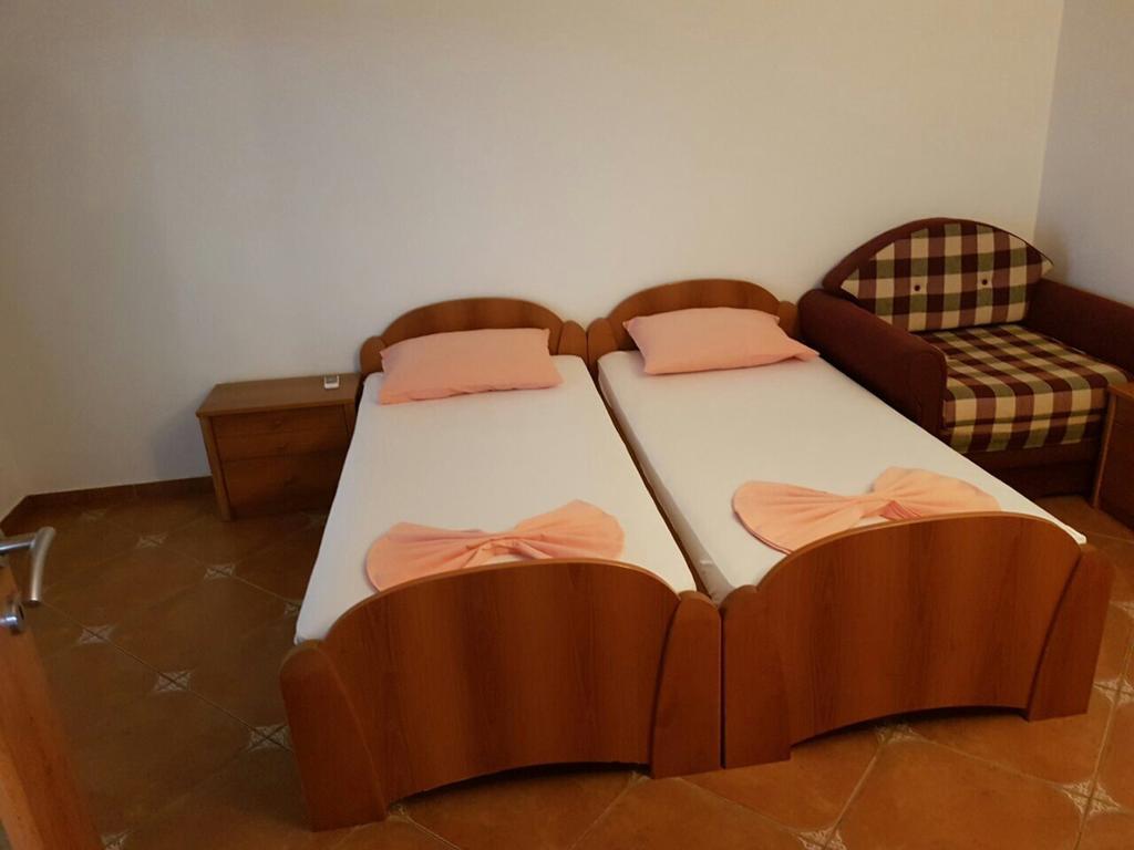 בודווה Guesthouse Mb Knezevic מראה חיצוני תמונה