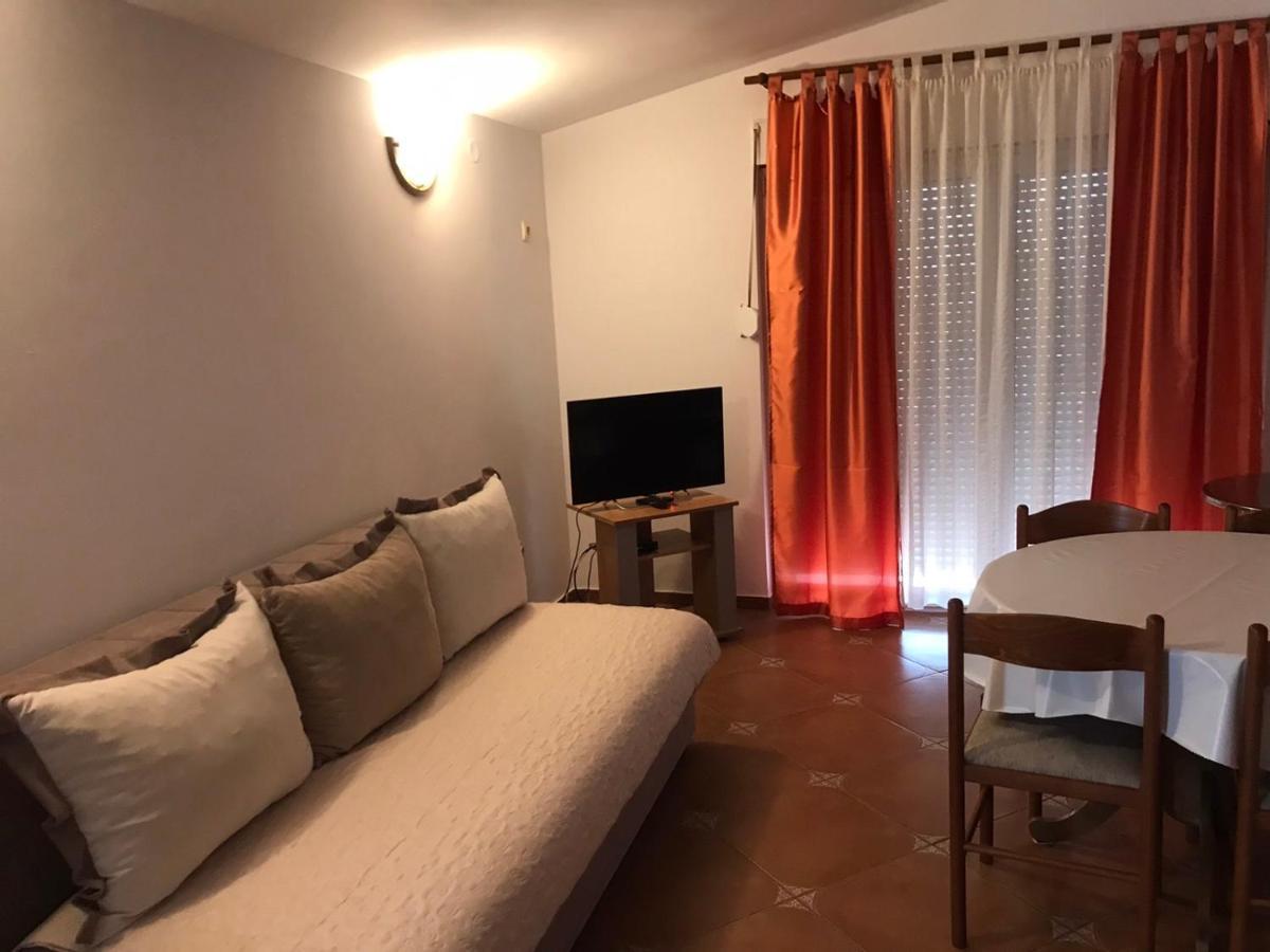 בודווה Guesthouse Mb Knezevic מראה חיצוני תמונה