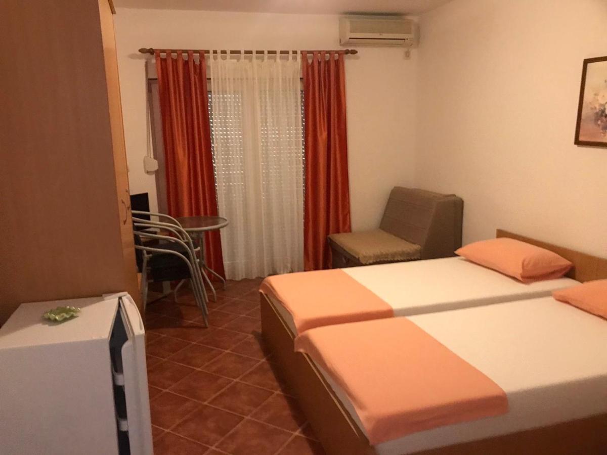 בודווה Guesthouse Mb Knezevic מראה חיצוני תמונה