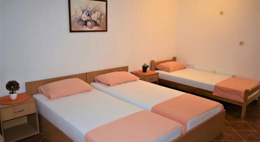 בודווה Guesthouse Mb Knezevic מראה חיצוני תמונה
