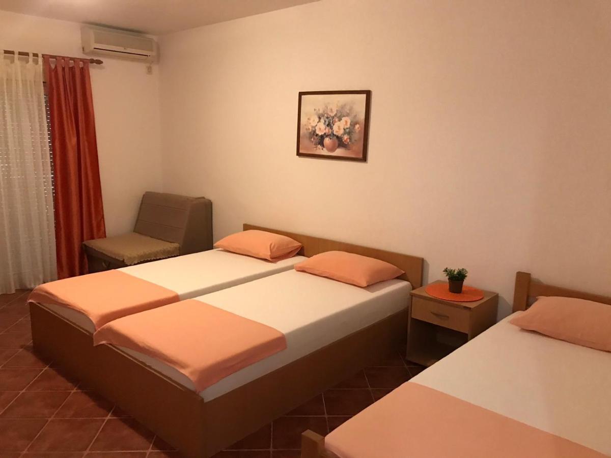 בודווה Guesthouse Mb Knezevic מראה חיצוני תמונה